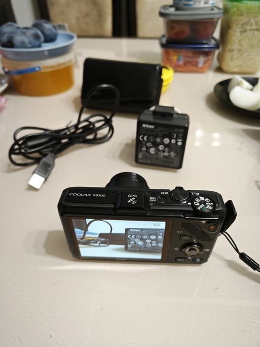 Цифровий фотоапарат Nikon Coolpix S9300 з GPS, 16 мегапікселів та 18-к
