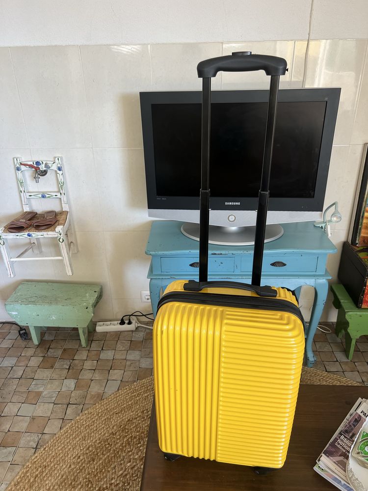 Mala de viagem rigida a estrear