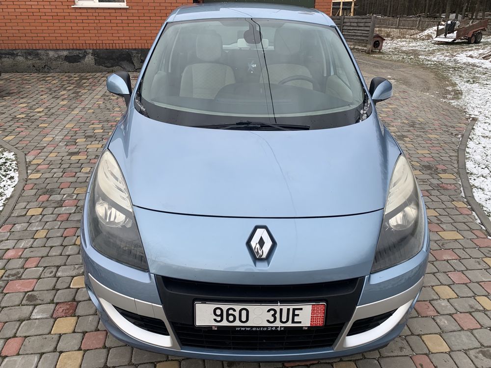 Renault scrnic 3.   1.6 mpi. 2010 р.