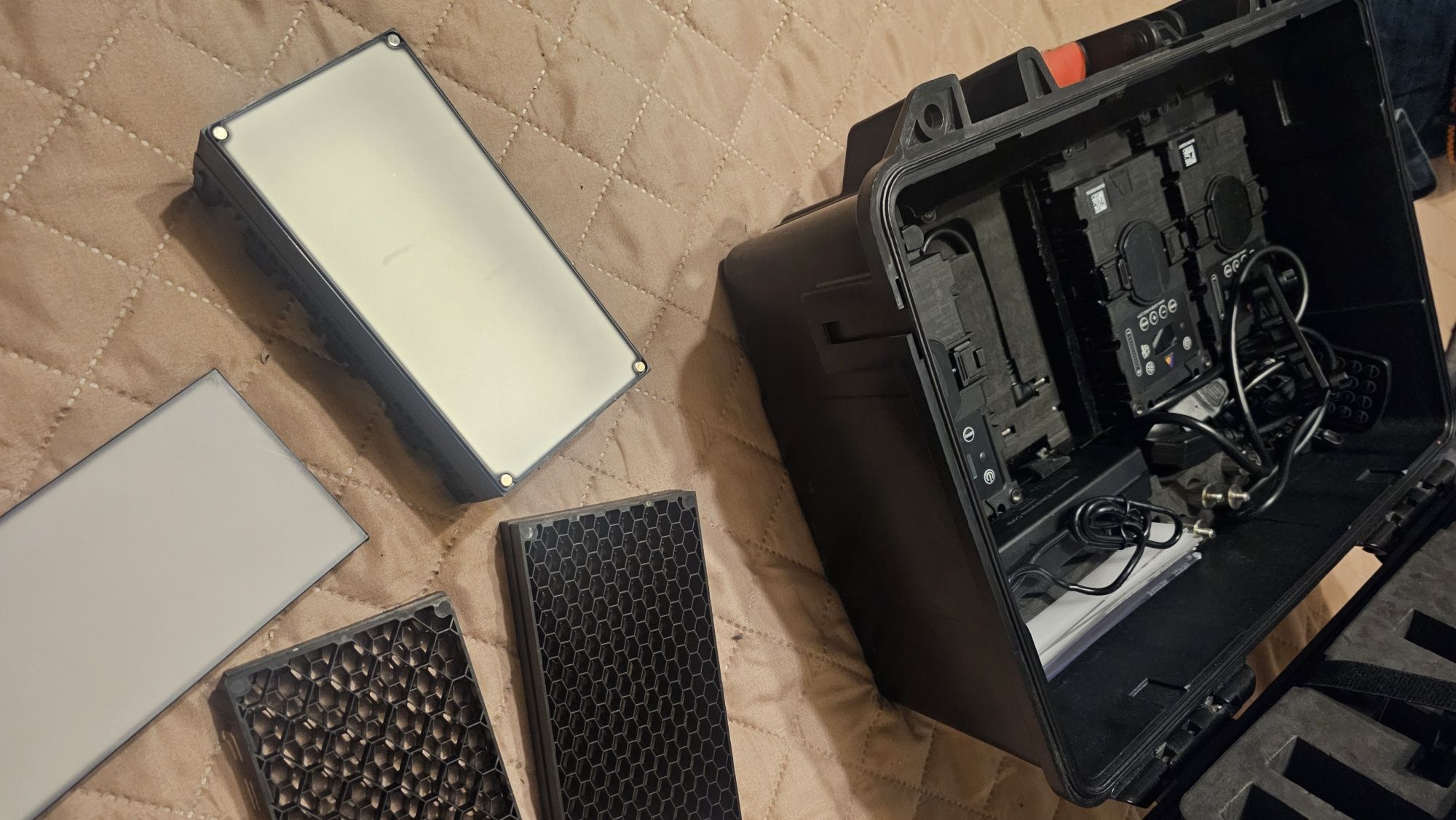 Astera Hydrapanel complet Lamp led do studia filmowego do mediów