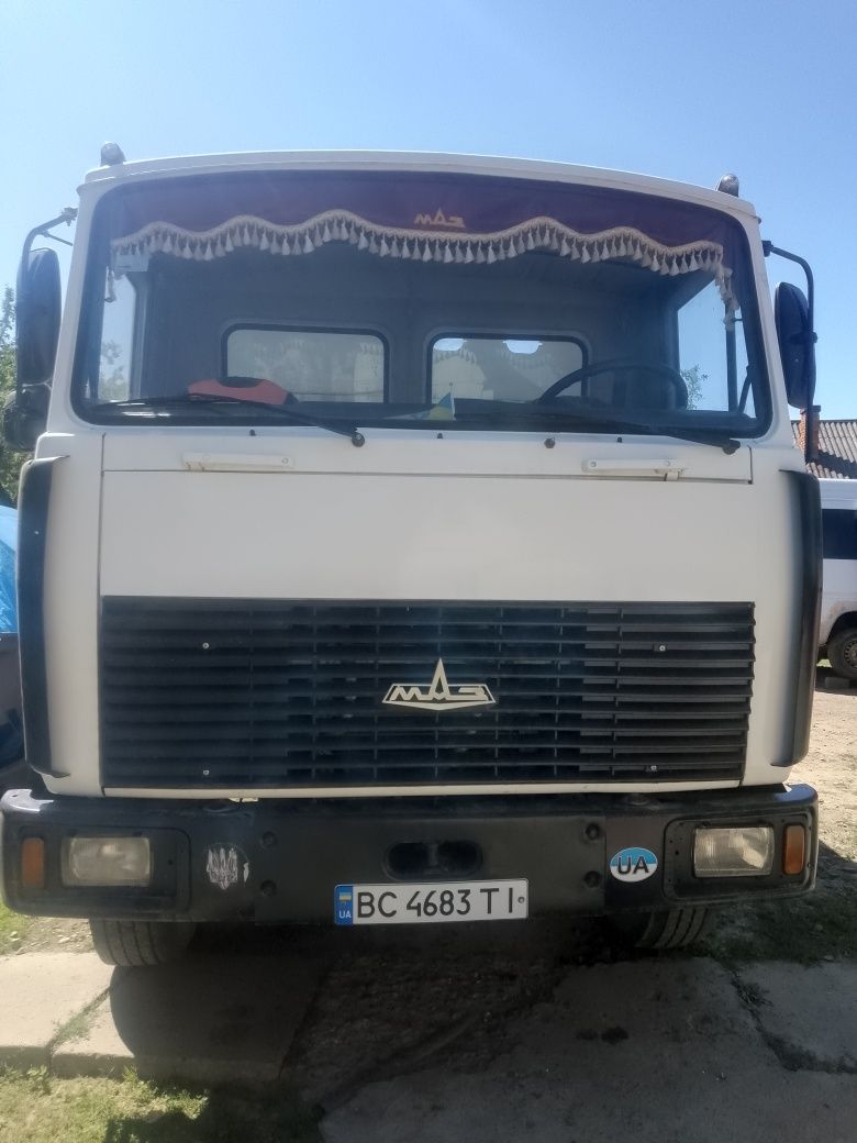 Продам МАЗ 555102 самосвал