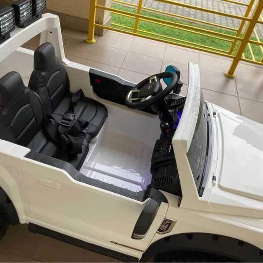 Ford dla dzieci Super Duty 4x4 Nawiew powietrza, Podświetlany