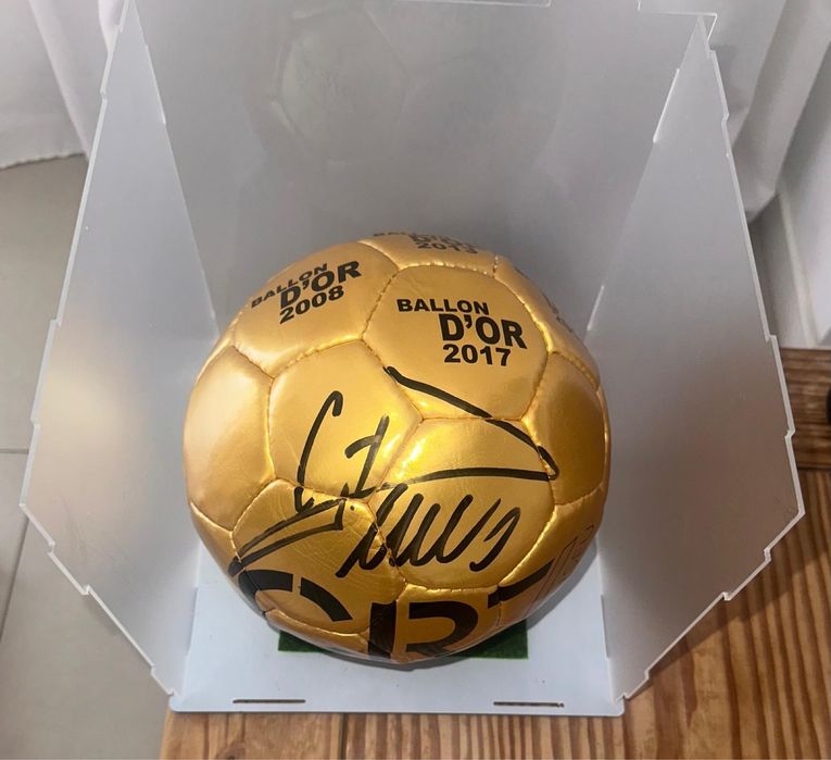 Bola autografada a mão CR7+foto+certificado COA plastificado