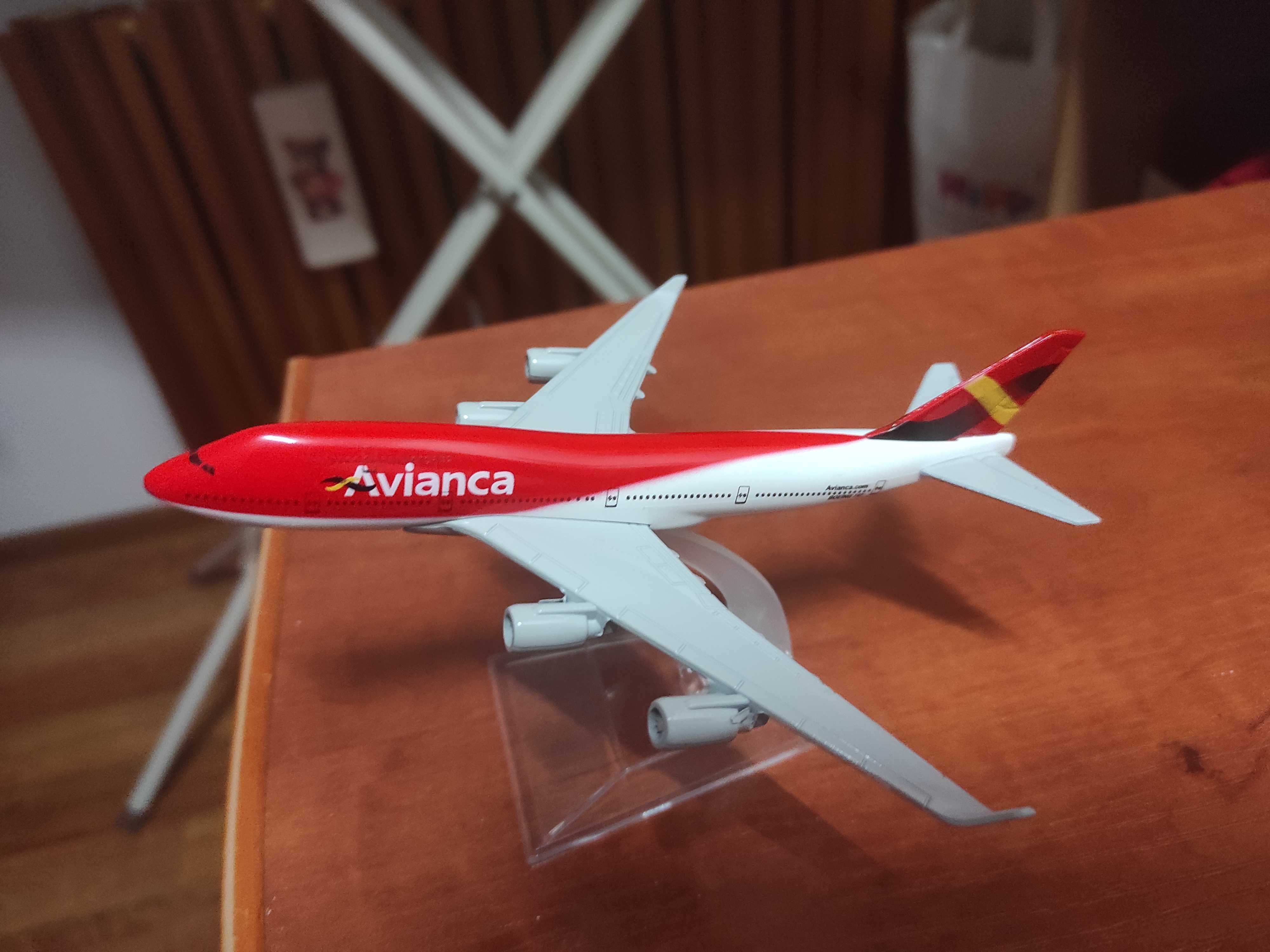Nowy metalowy model samolotu Boeing 747
