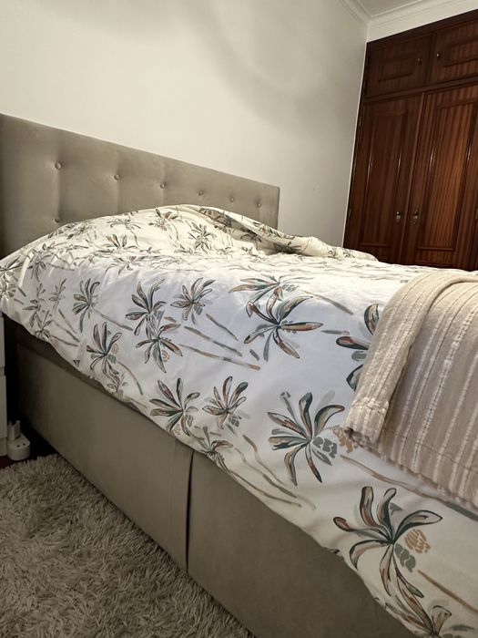 Cama sommier 1,6x2m com arrumacao e colchao Ema