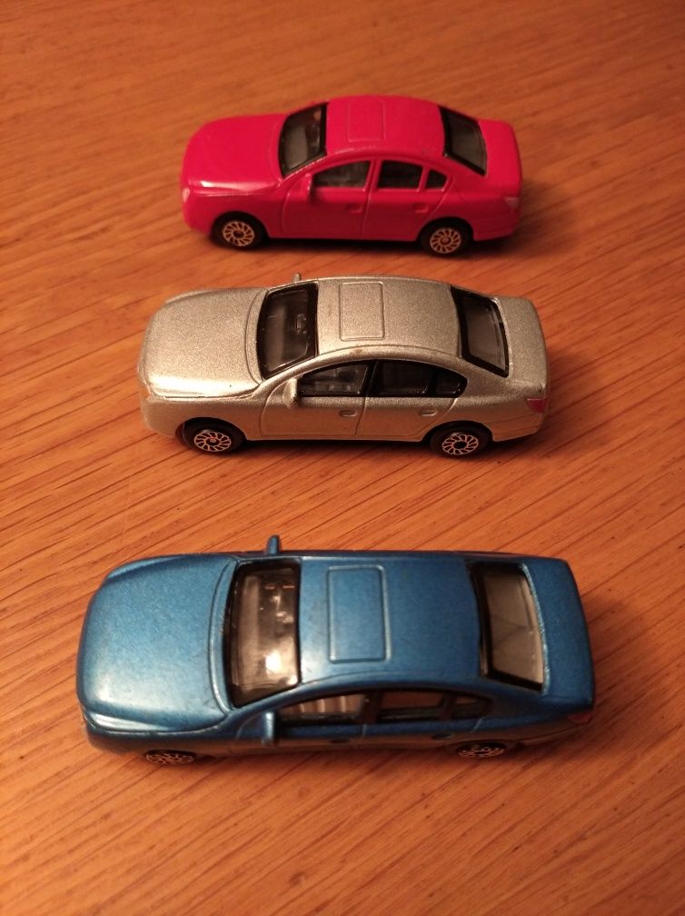 Масштабные (1:64) модели автомобилей BMW 5-Series (E60) 7 см