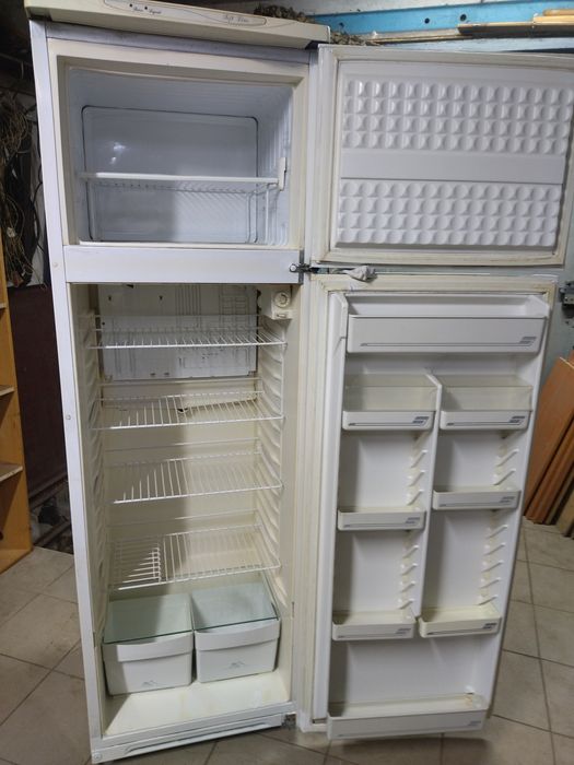 Продам робочий холодильник то з можливою доставкою