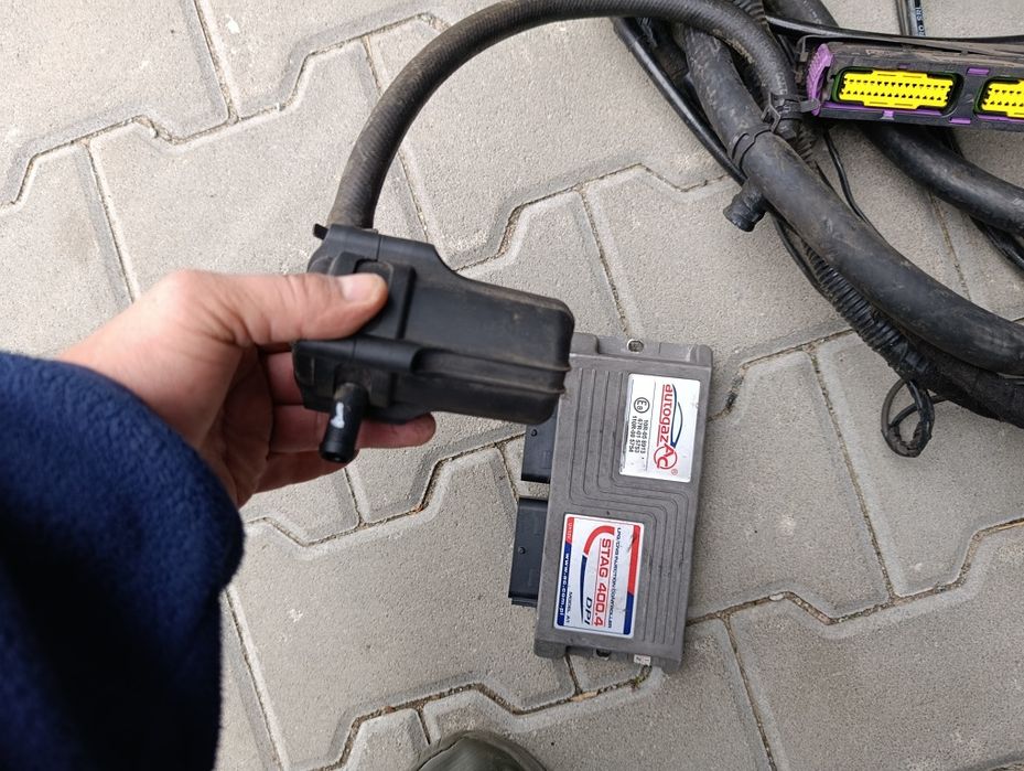 Продам Б/у газову установку 4-покоління.