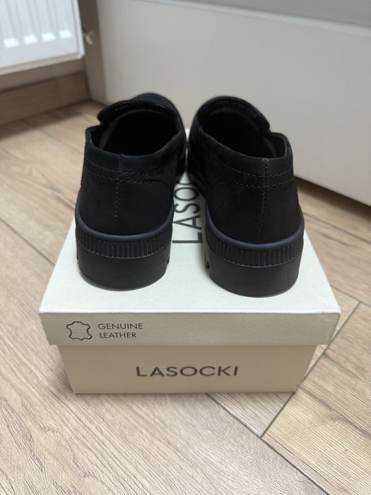 Skórzane półbuty  damskie Lasocki
