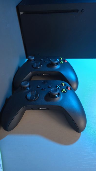 Xbox Series X - jak nowy! Zestaw premium, warto!