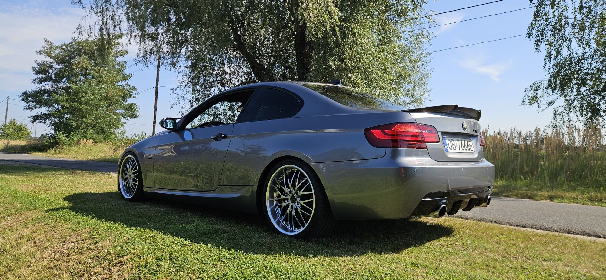 BMW   E92    335 I