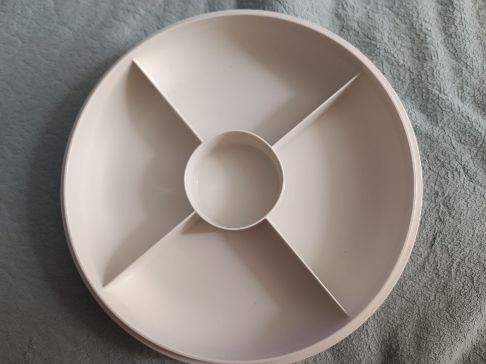 Сервировочное блюдо для закусок Tupperware