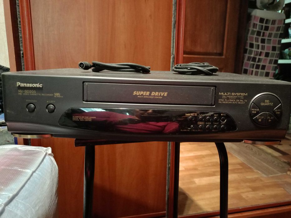Відеомагнітофон Panasonic NV-SD2