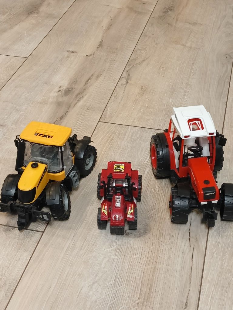 3 Traktory zabawki