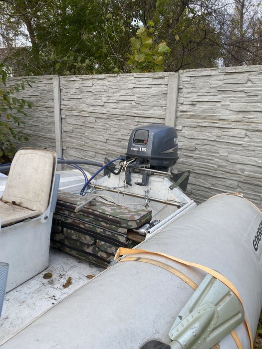 Продається човен з мотором