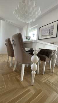 Krzesla tapicerowane welurowe bezowe z kolatka