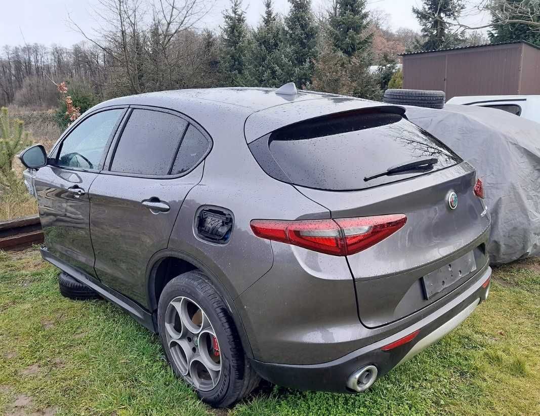 Alfa Romeo Stelvio 19/20r Комплектний зад