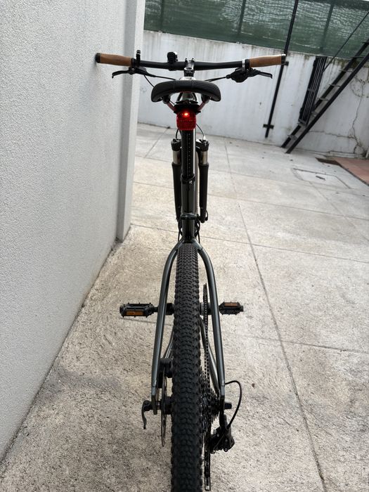 Bicicleta trekking riverside 920