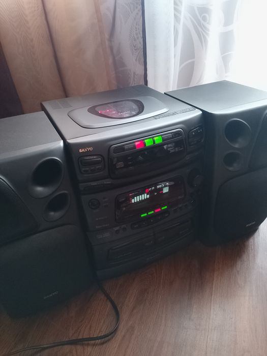 Музичний центр Sanyo DC-F280U