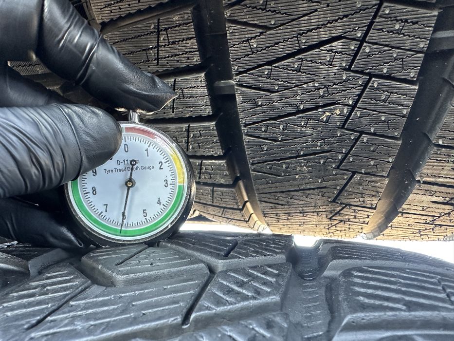 Шини б/у 255/40 R21 Pirelli 4шт