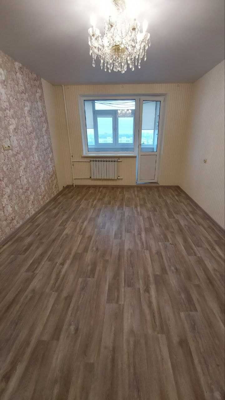 Продам 2 к квартиру на Молочній, з ремонтом. Метро поруч.