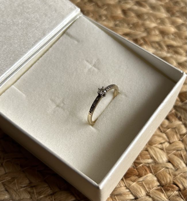 Pierścionek zaręczynowy SAVICKI złoto diament