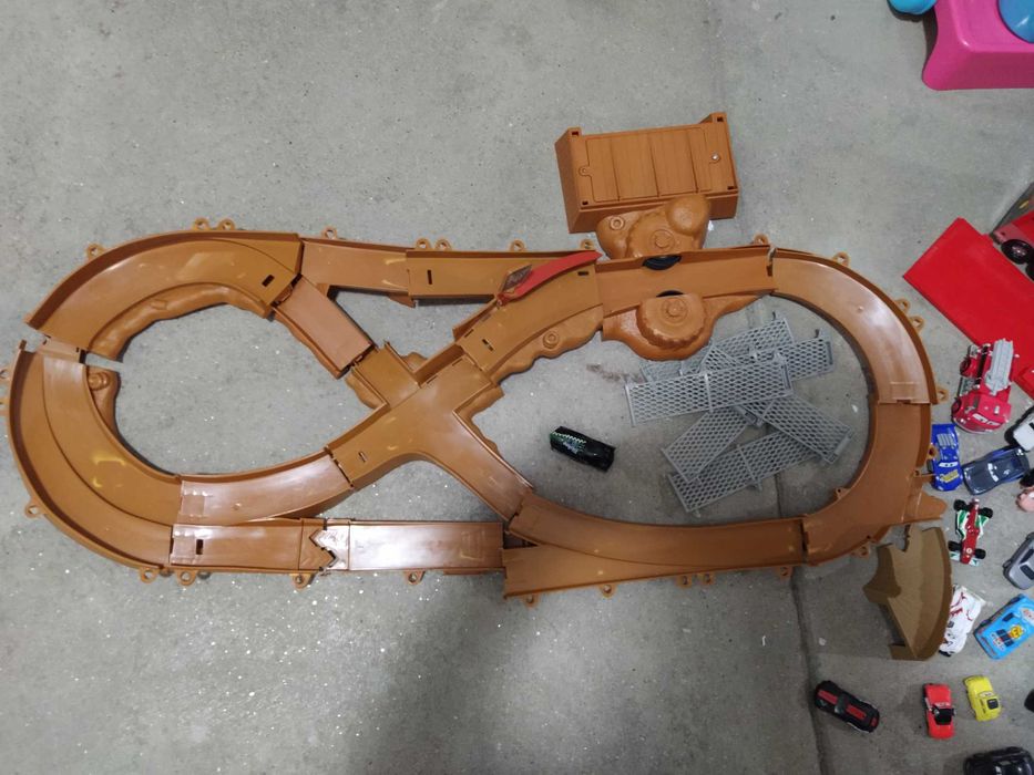 Pista de carrinhos de brincar