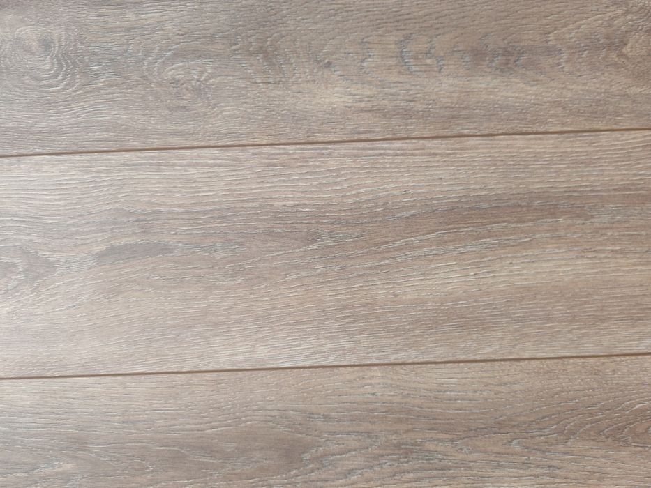 Panel laminowany Dąb Mandisa AC6 12mm