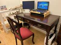 Secretária e Cadeira | Desk and Chair