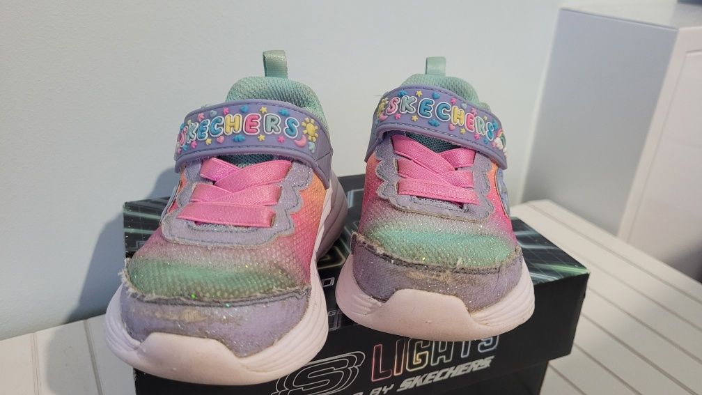 Buciki Skechers r22