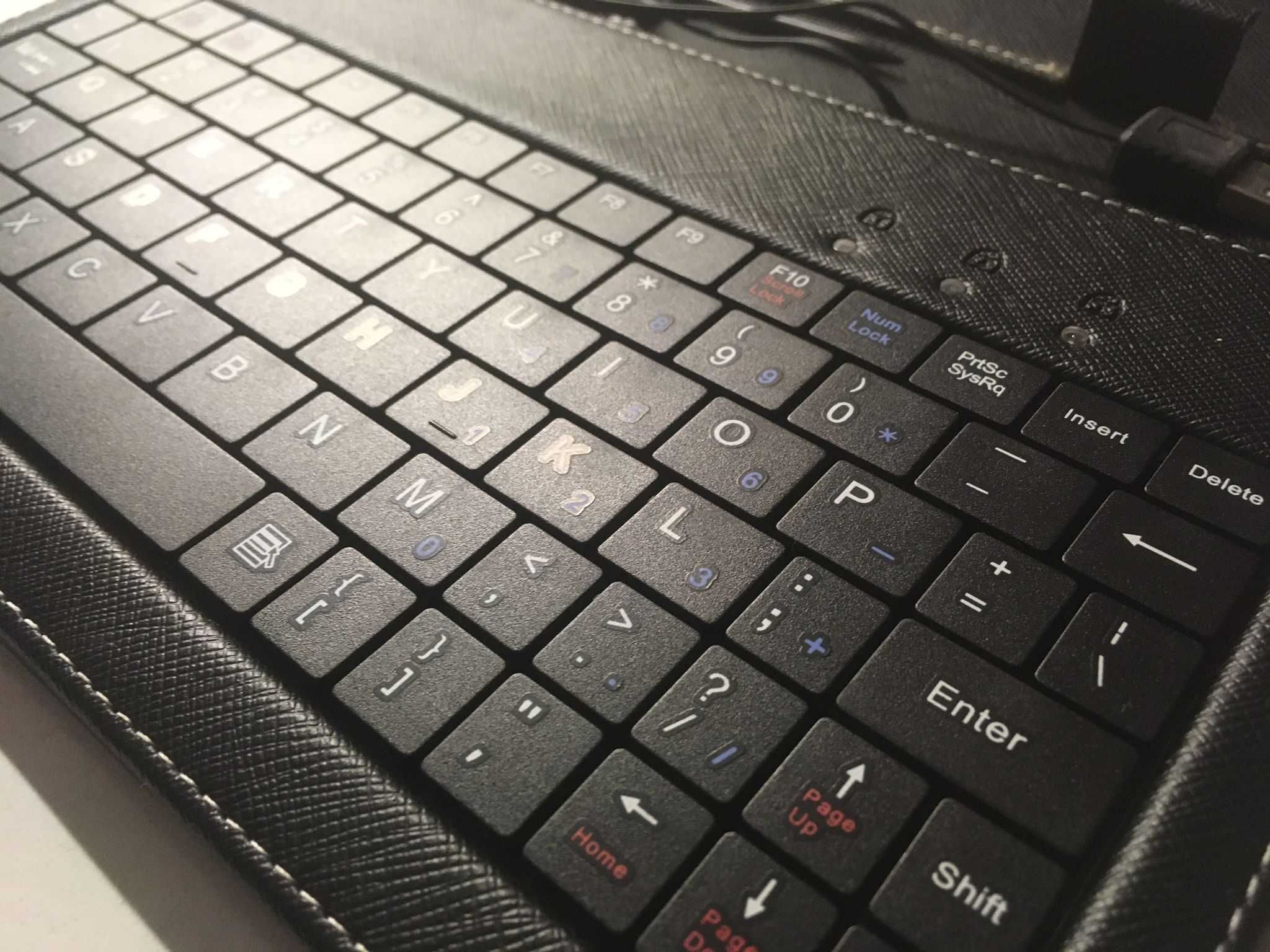 Teclado Portátil e Capa para Tablet