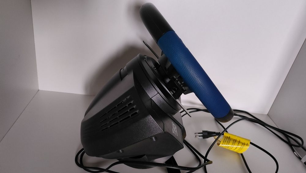 Zestaw Thrustmaster TS150RS kierowca i pedały