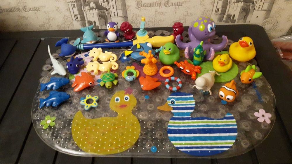 Игрушки для ванной / купания battat