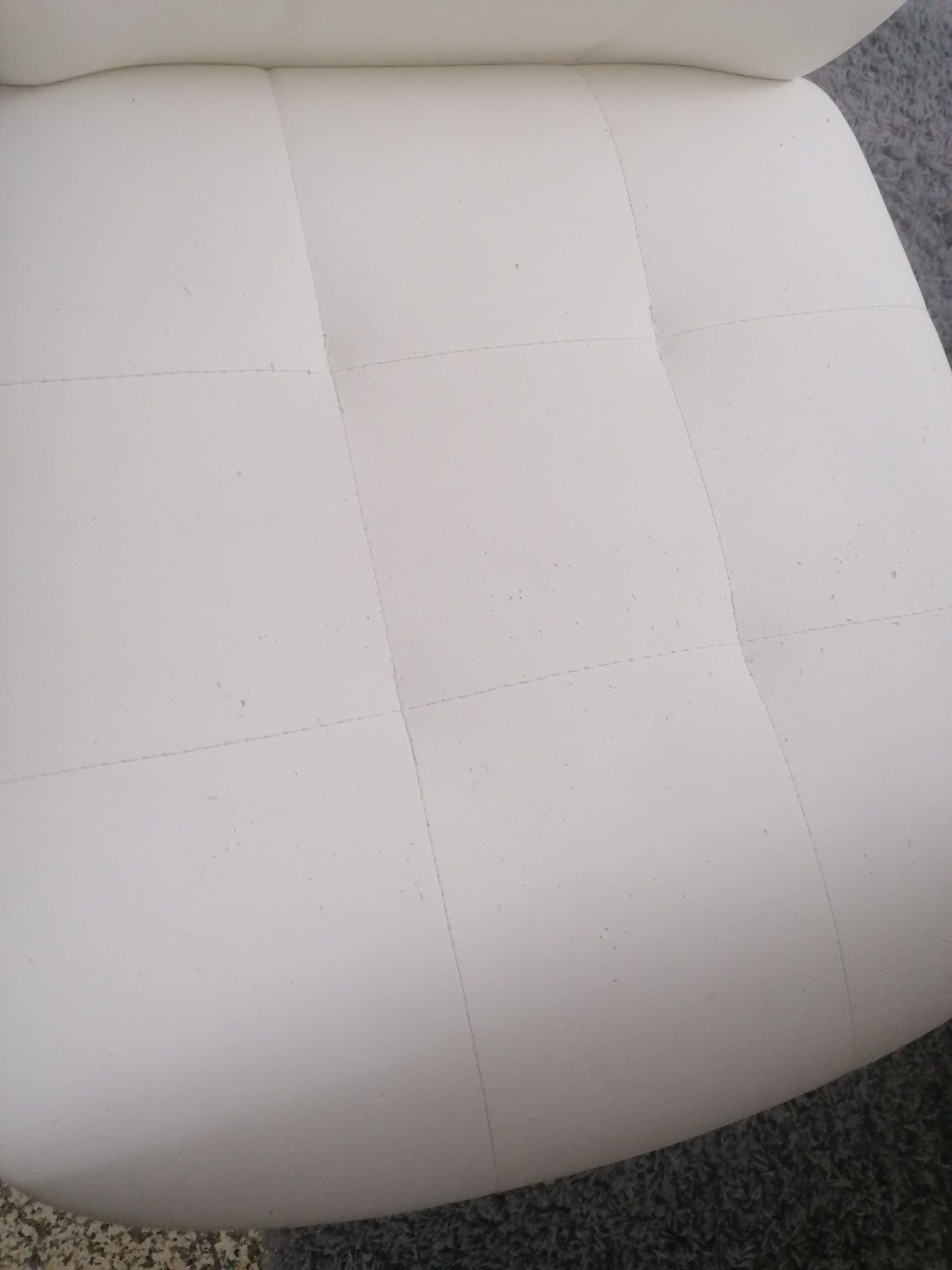 Mesa de sala com 4 cadeiras