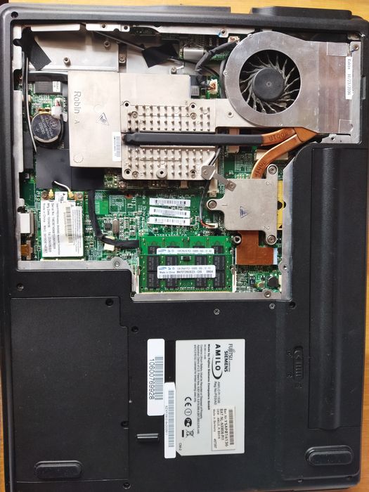 Ноутбук Fujitsu Siemens Amilo PI 1536 нерабочий