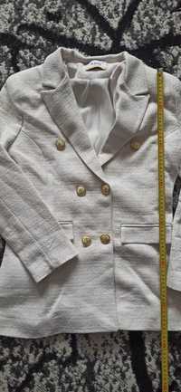 Marynarka ze złotymi guzikami biała wanilia kolor