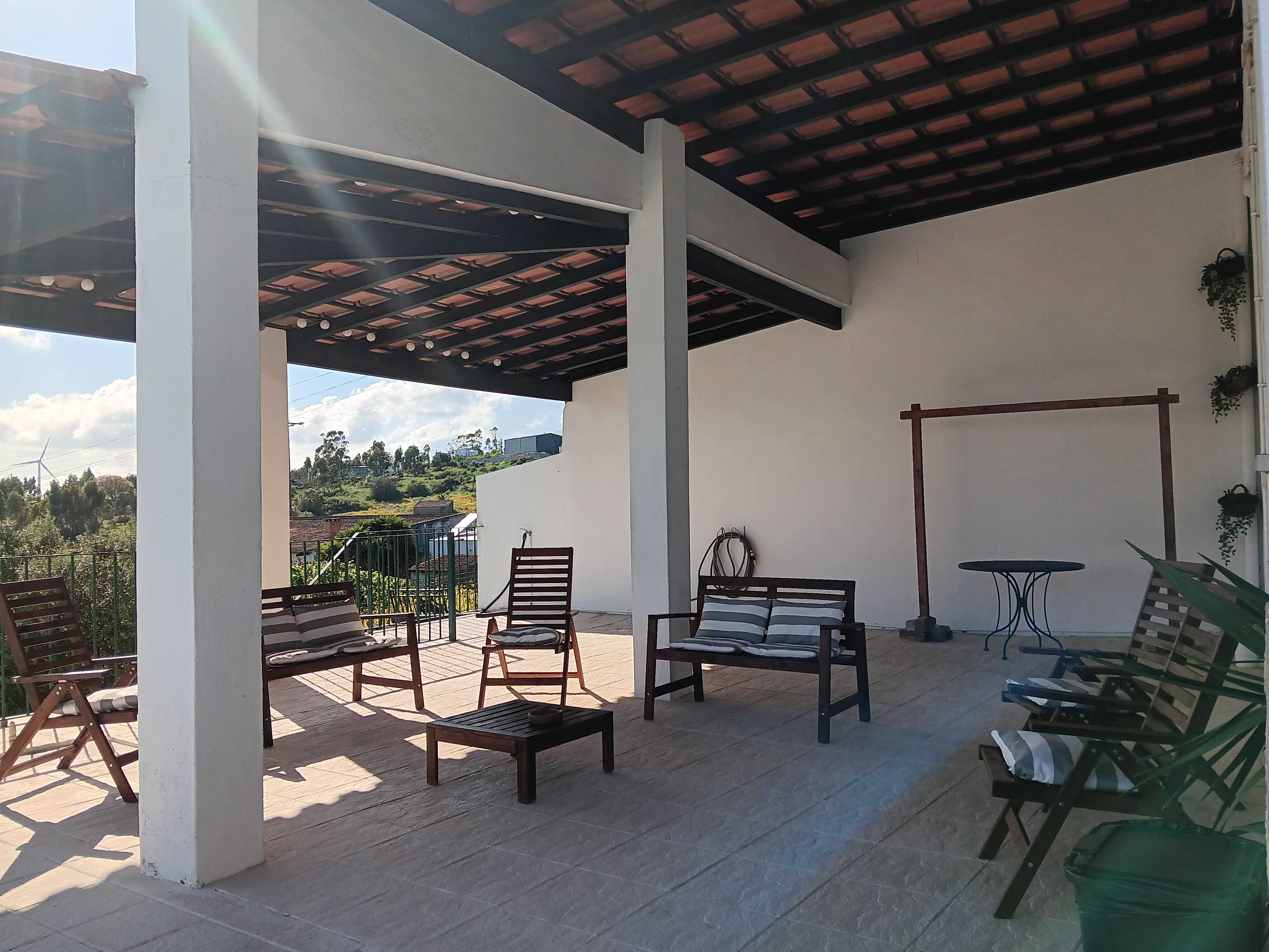 Espaço com piscina para festas