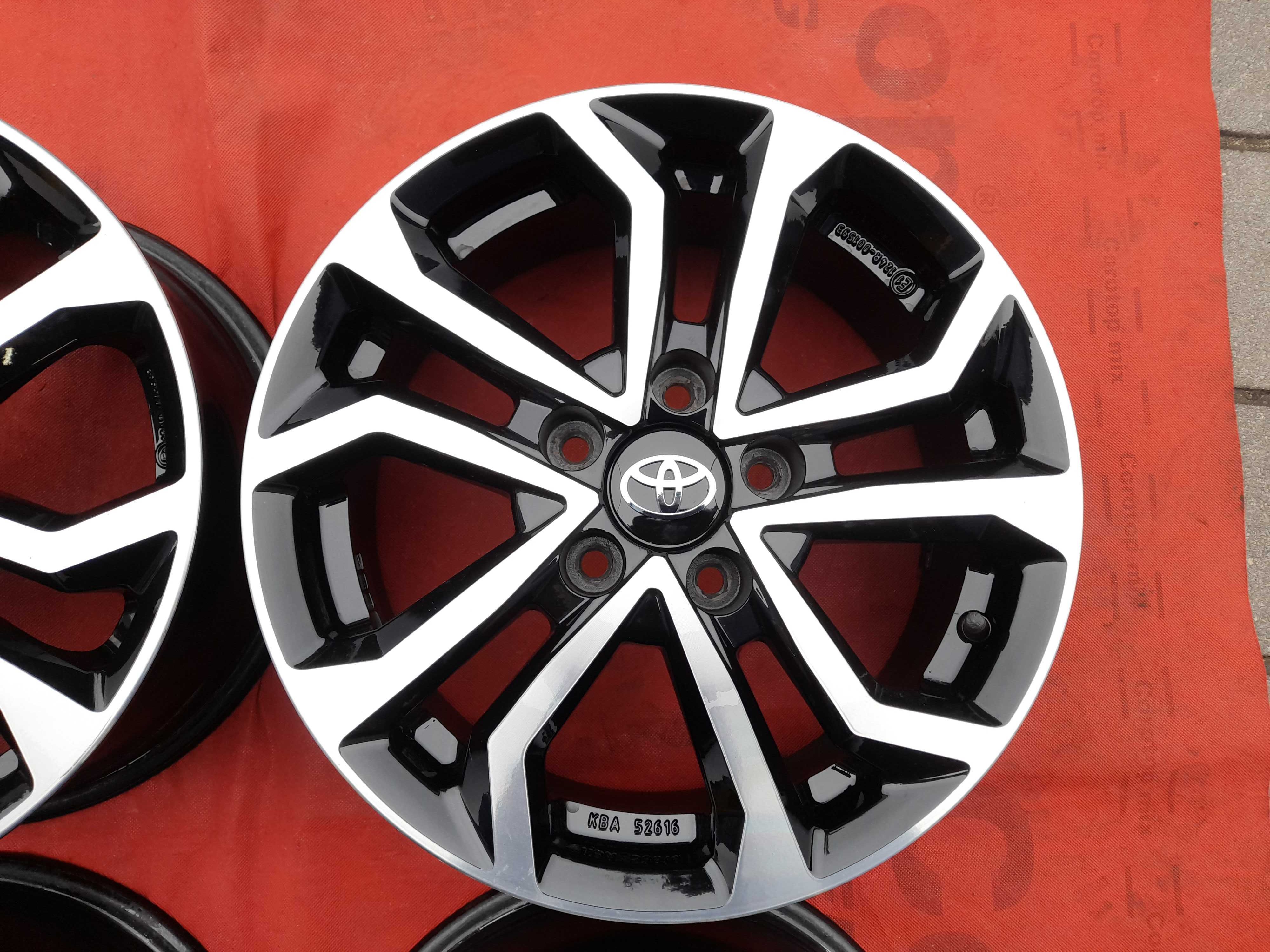 Felgi Toyota Auris ,Carolla ,Avensis 16''5x114,3 EXTRA Polerka