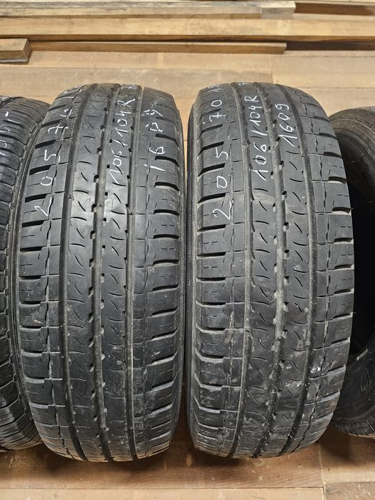205/70R15C BF Goodrich Activan Bus Lato