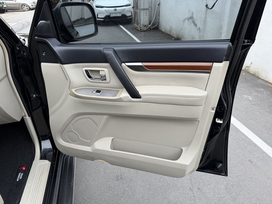 Mitsubishi Pajero Wagon 2009 3.0AT 4WD