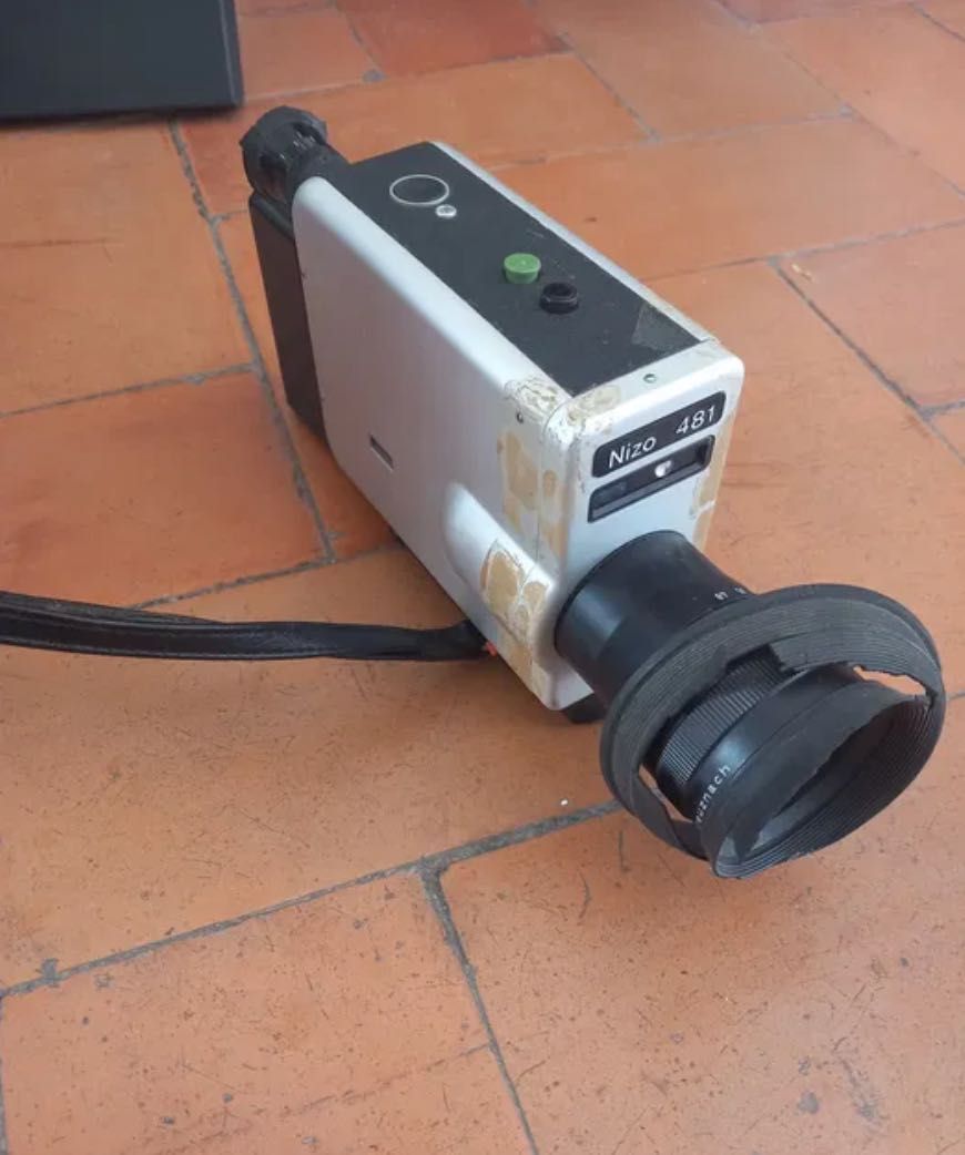 Camara de Super 8! (precisa de manutenção e limpeza, apenas).