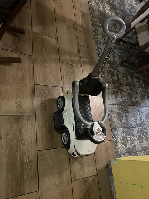 Autko chodzik biale z dzwiekami