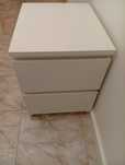 Mesa de cabeceira MALM