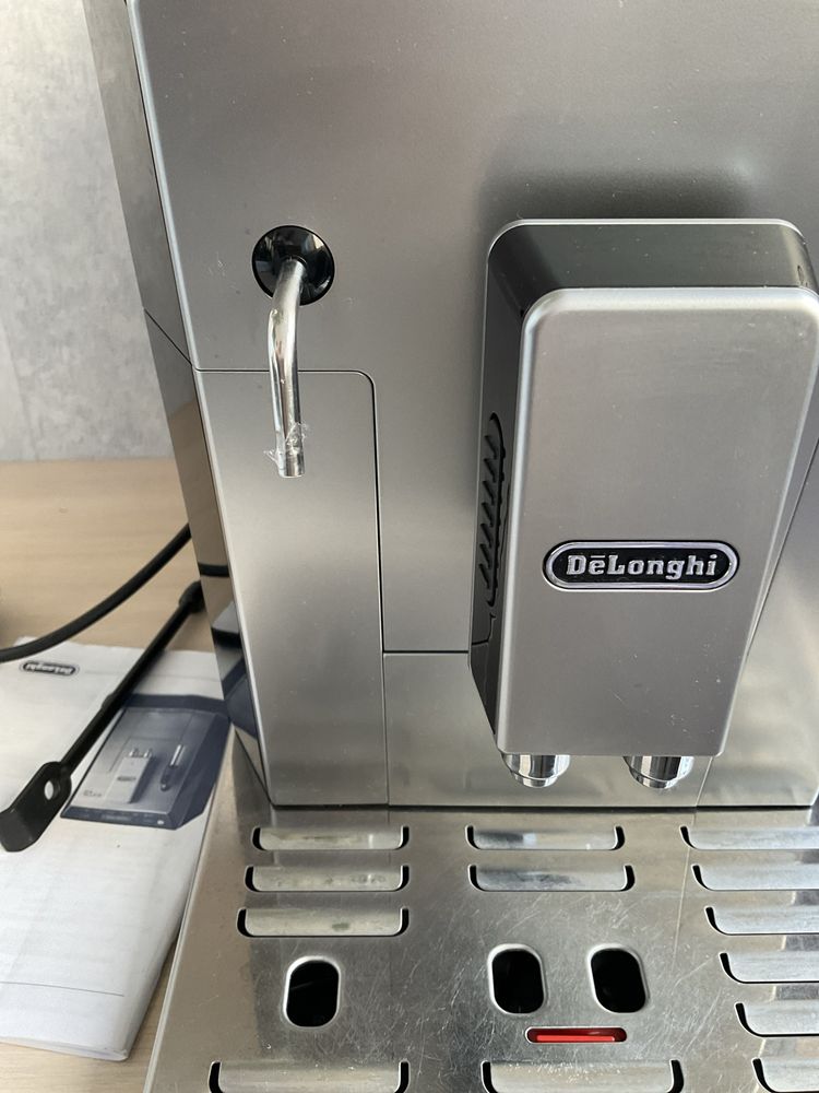 Кофемашина DeLonghi ECAM 44.620 S Eletta Plus