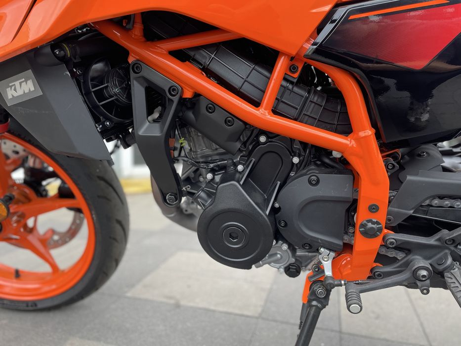 Мотоцикл KTM DUKE 390