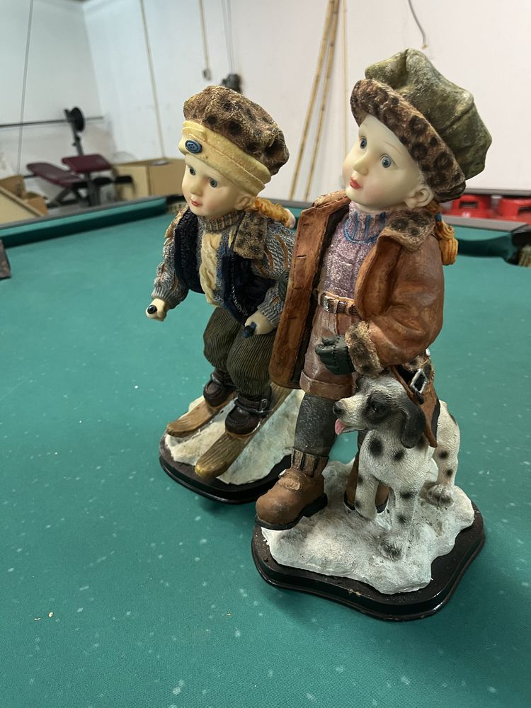 Conjunto de bonecos em louça