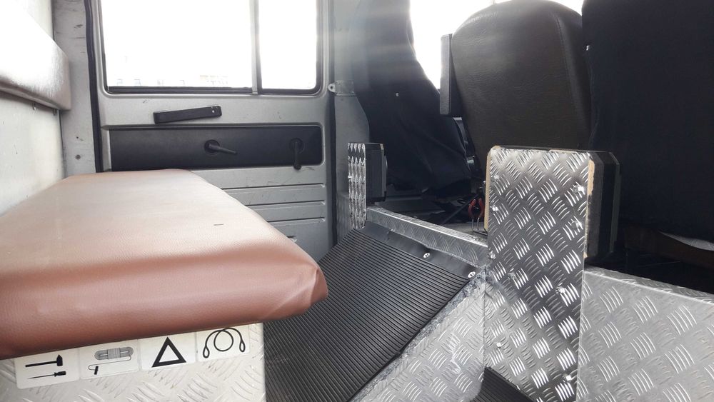 Steyr 690 4x4 doka brygadówka blokada