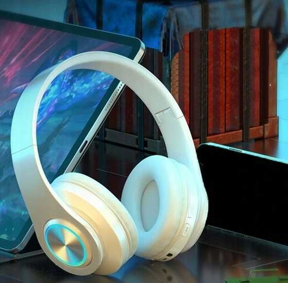 Sluchawki nauszne bezprzewodowe LED BLUETOOTH PREZENT