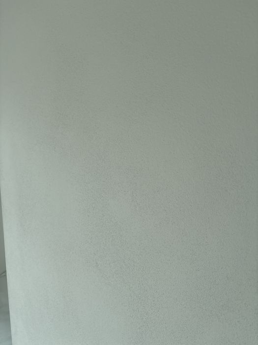 Tynki Cementowo-Wapienne prostuja sciany.