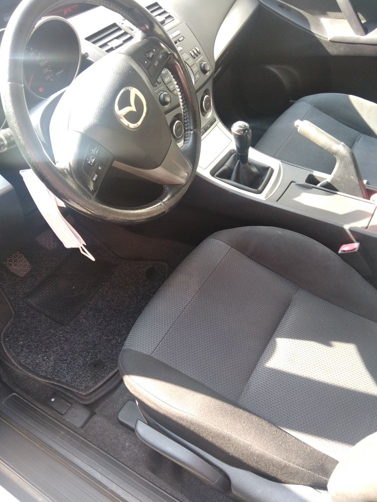 Automóvel Mazda 3